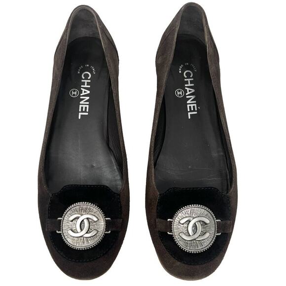Chanel Brown Logo Black Suede Two Tone Silver Medallion Vintage Loafers Flats - Picture 1 of 10
